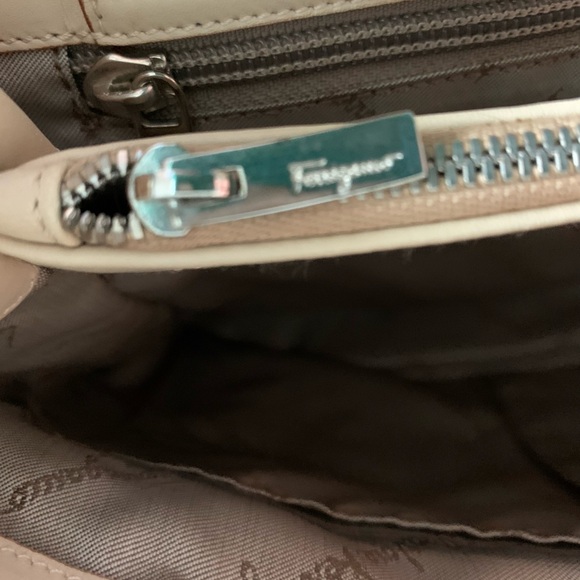 Salvatore Ferragamo Tan Tiered Nylon Grosgrain Shoulder Bag Authentic - Picture 9 of 13